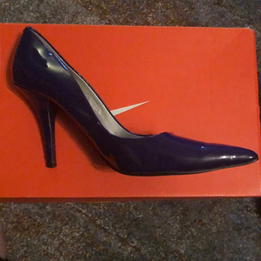 Pointed heels